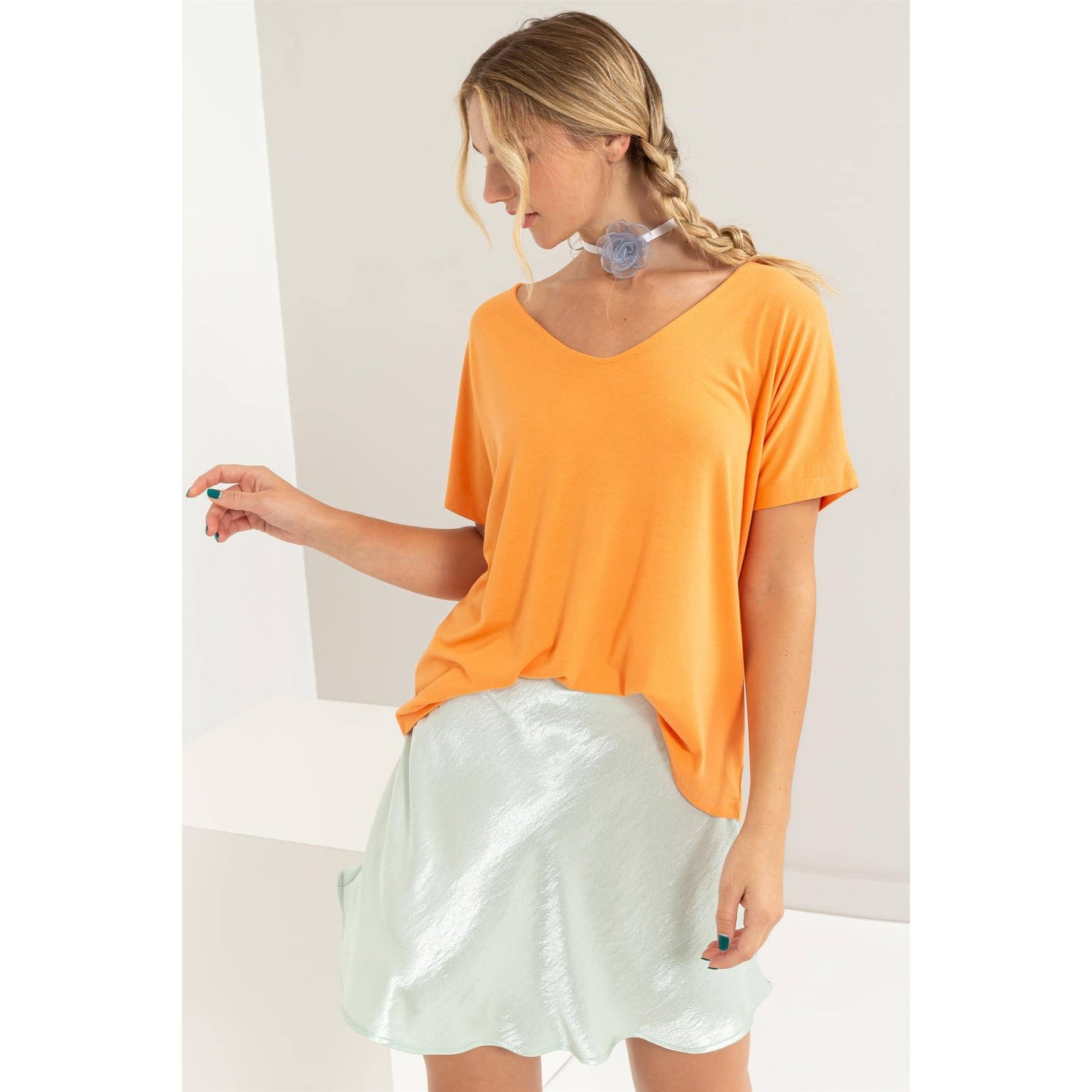 V NECK DOLMAN SHORT SLEEVE TOP: L / TAN
