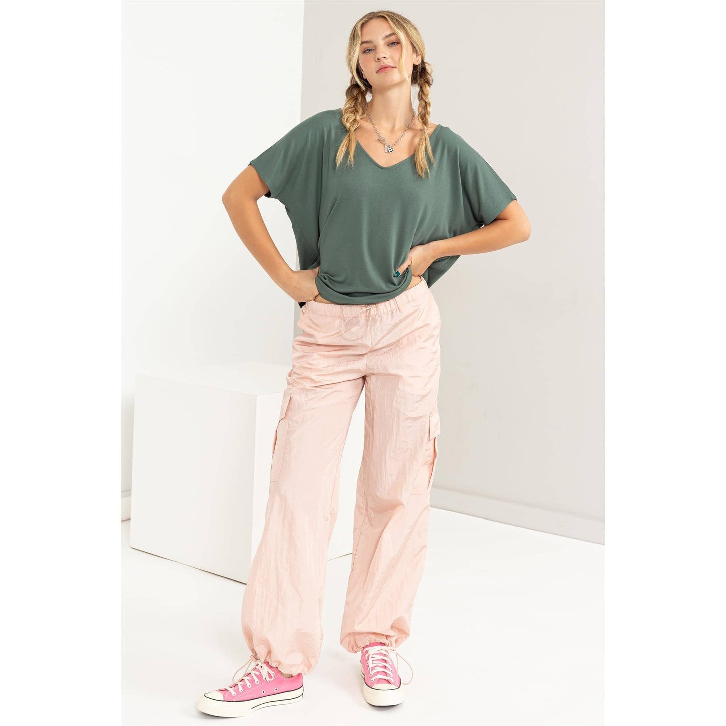 V NECK DOLMAN SHORT SLEEVE TOP: L / TAN