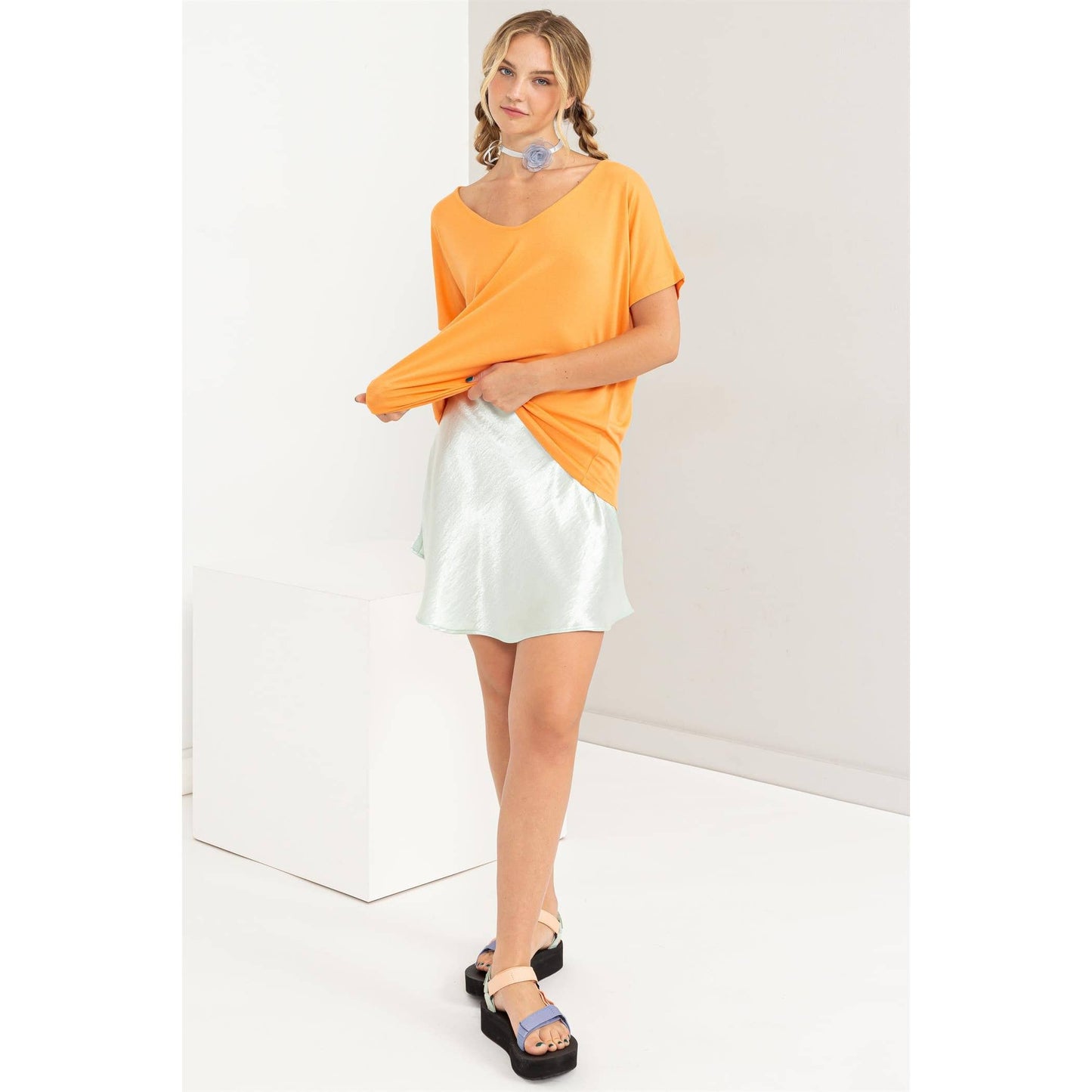 V NECK DOLMAN SHORT SLEEVE TOP: L / TAN
