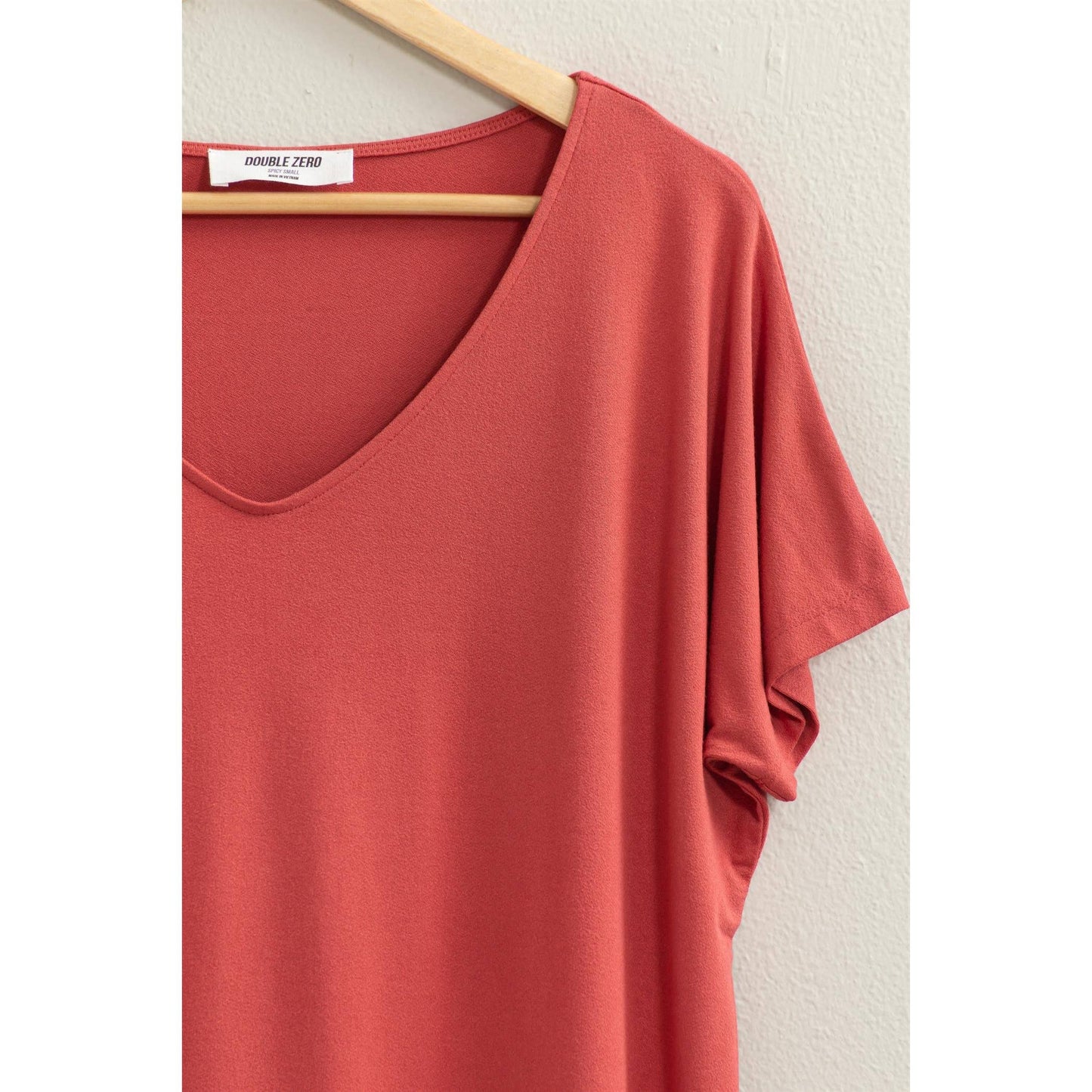 V NECK DOLMAN SHORT SLEEVE TOP: L / TAN