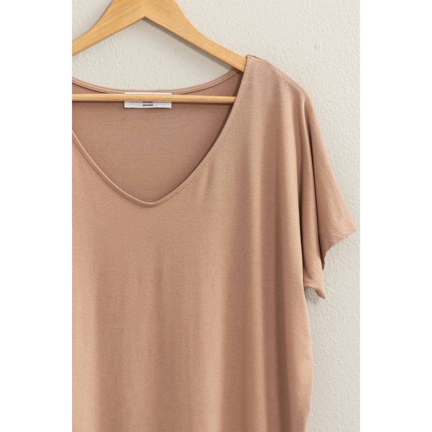 V NECK DOLMAN SHORT SLEEVE TOP: S / TAN