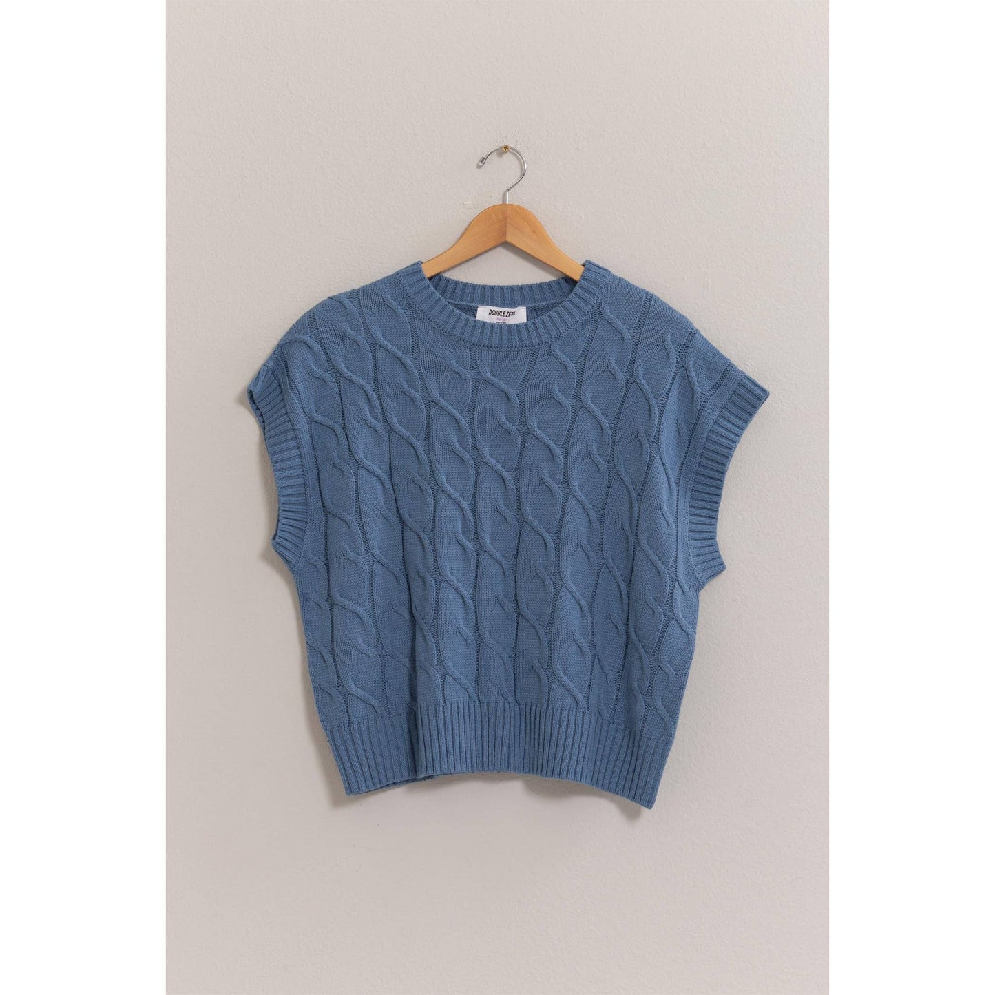 DZ24E945-OVERSIZED CABLE KNIT SWEATER VEST: CHESTNUT / S