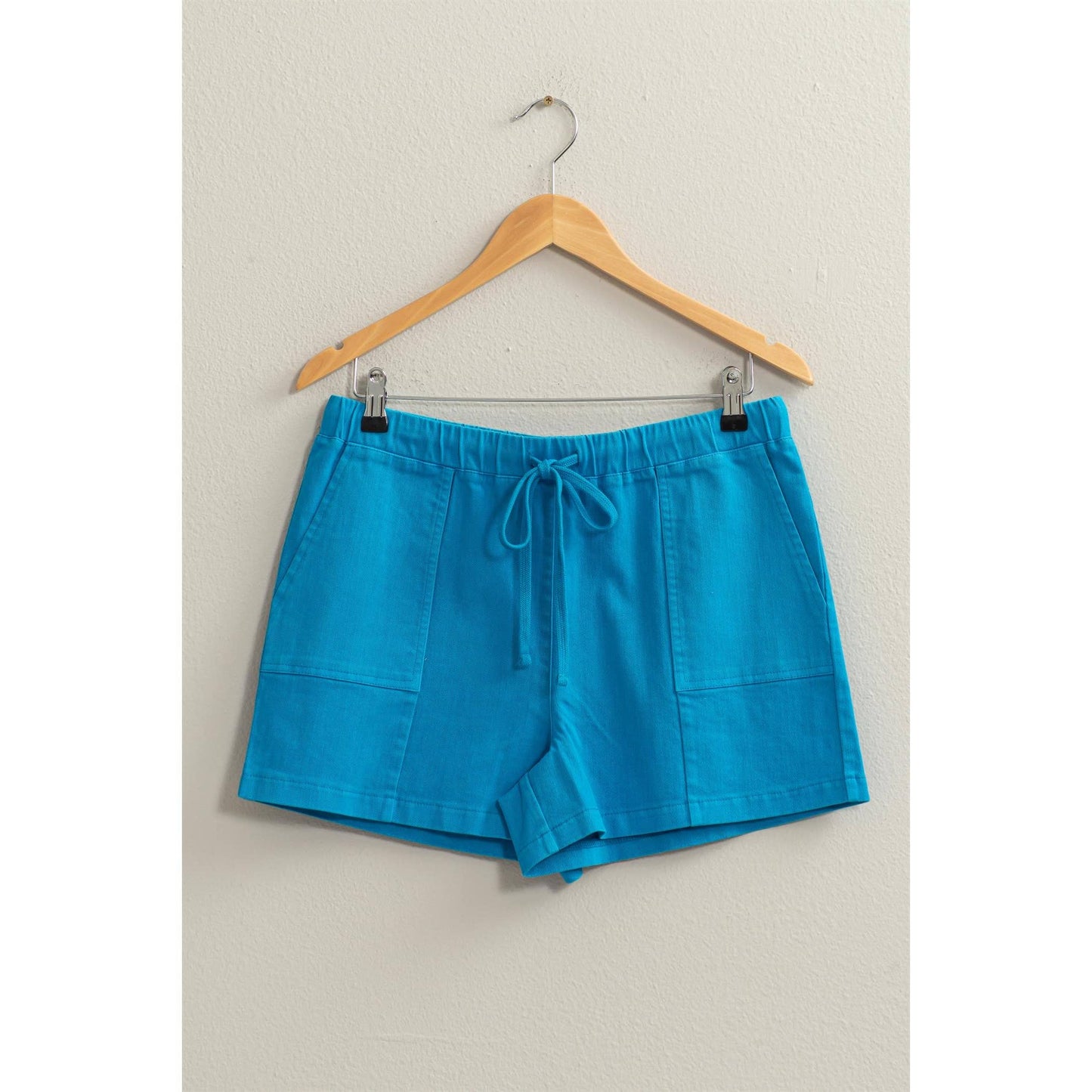 PATCH POCKET DRAWSTRING SHORTS: M / WHITE