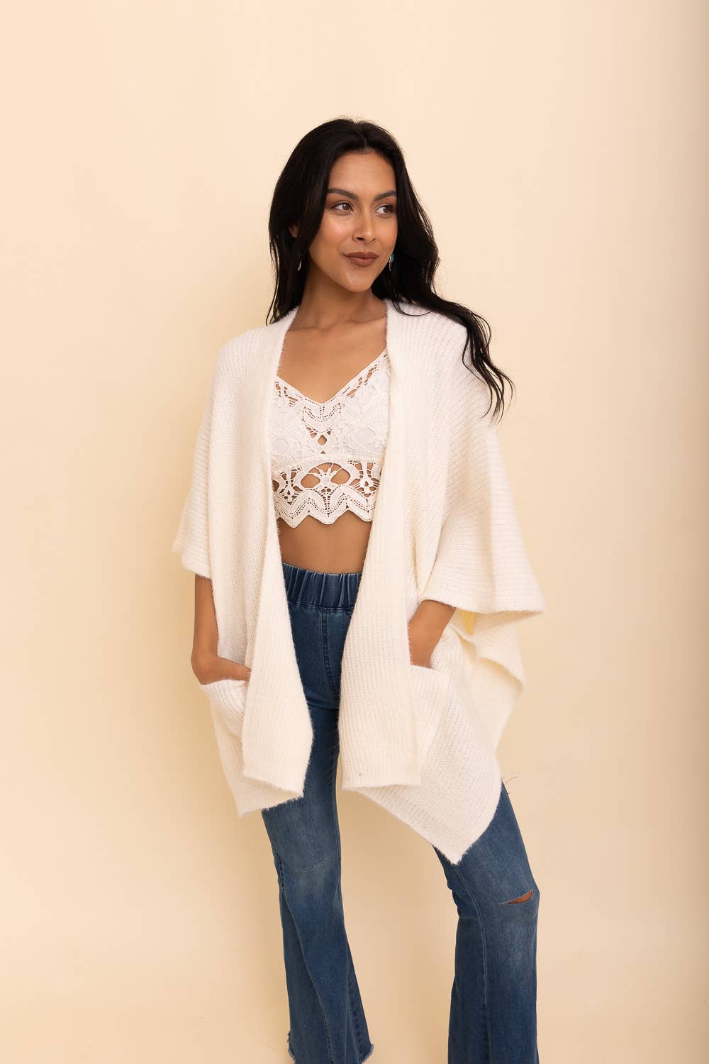 Boucle Cozy Poncho: Beige