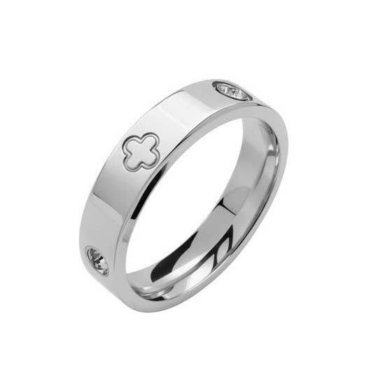 Clover Ring