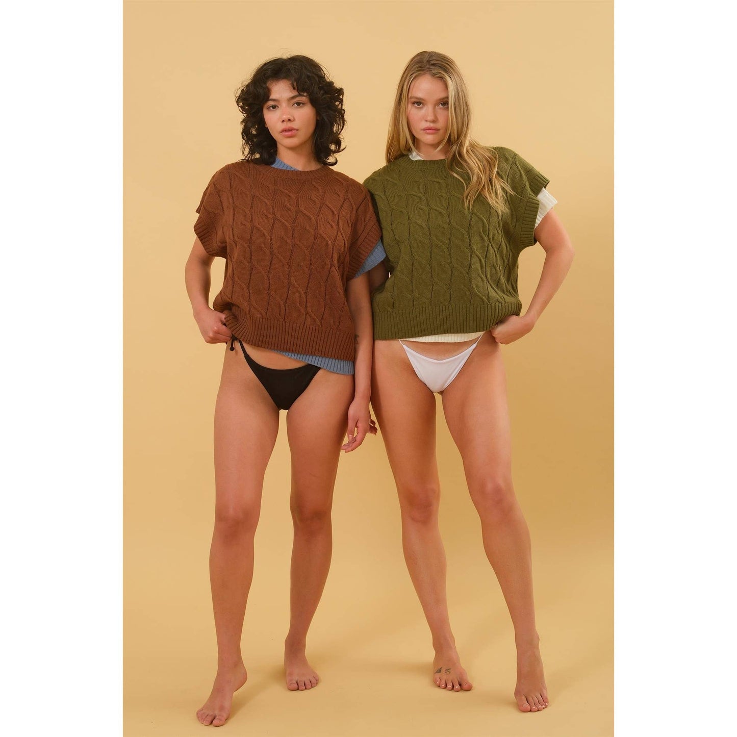 OVERSIZED CABLE KNIT SWEATER VEST: CREAM / S