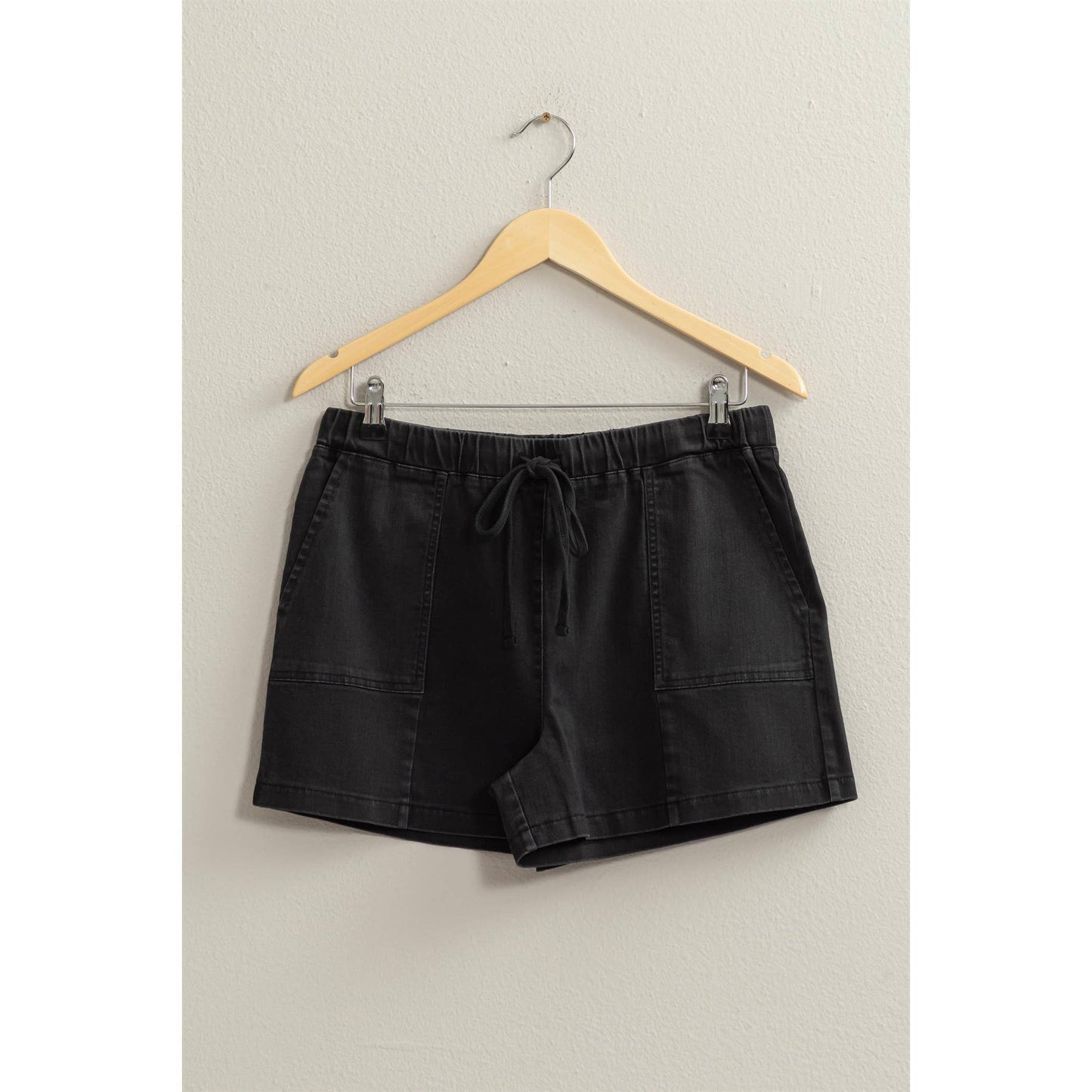 PATCH POCKET DRAWSTRING SHORTS: M / WHITE