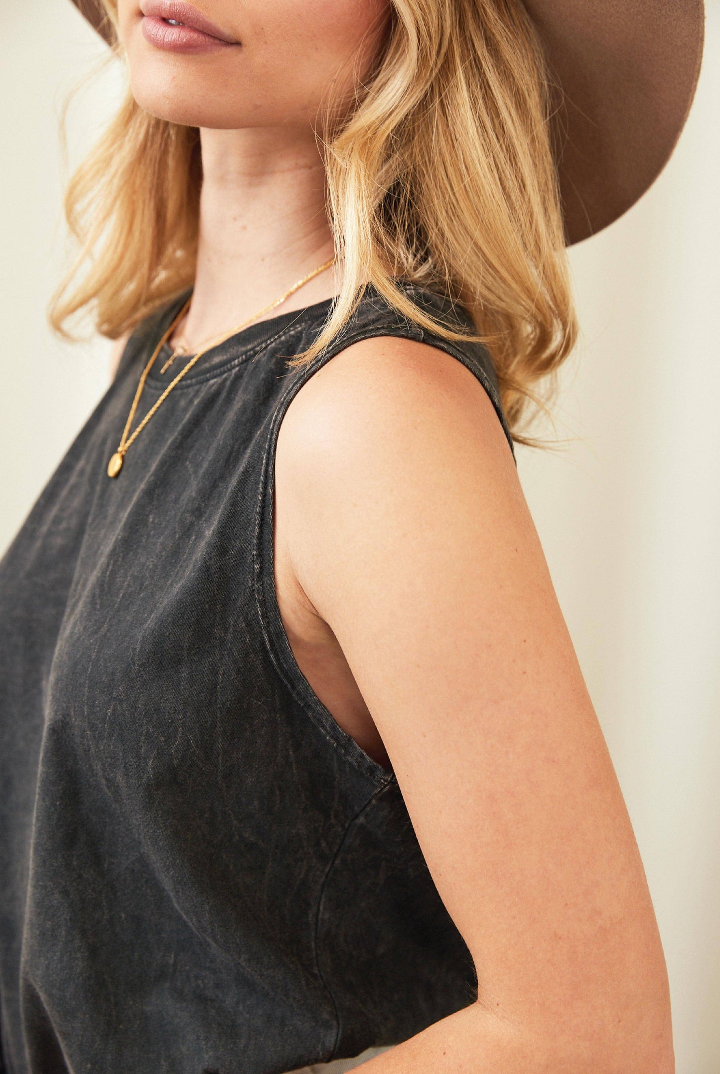 YEEHAW Mineral Graphic Tank Top: LARGE / MINERAL BLACK