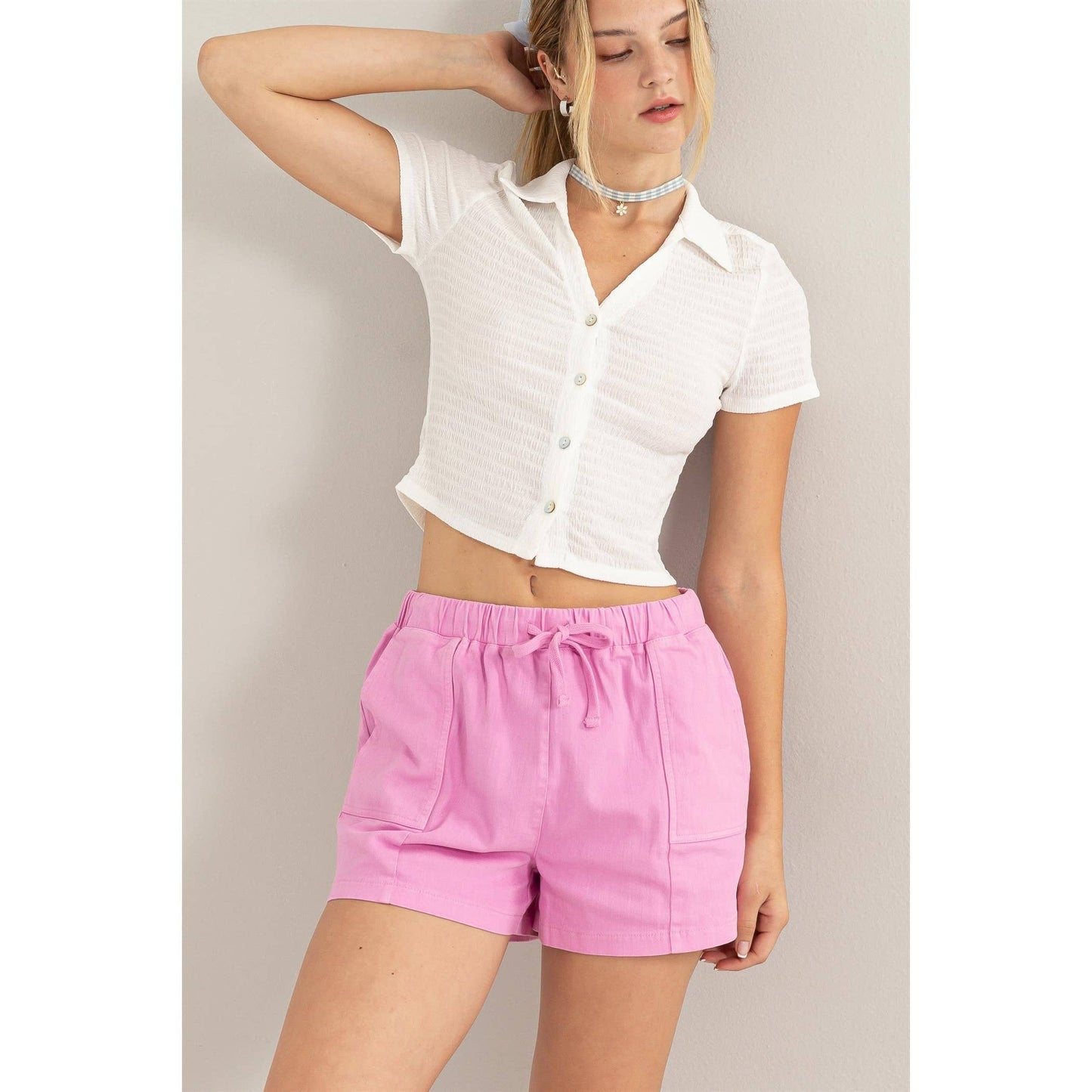 PATCH POCKET DRAWSTRING SHORTS: M / WHITE