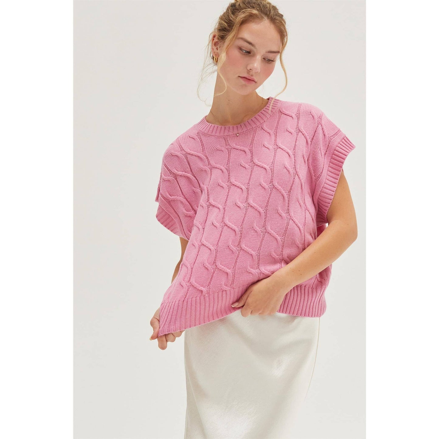 OVERSIZED CABLE KNIT SWEATER VEST: CREAM / S