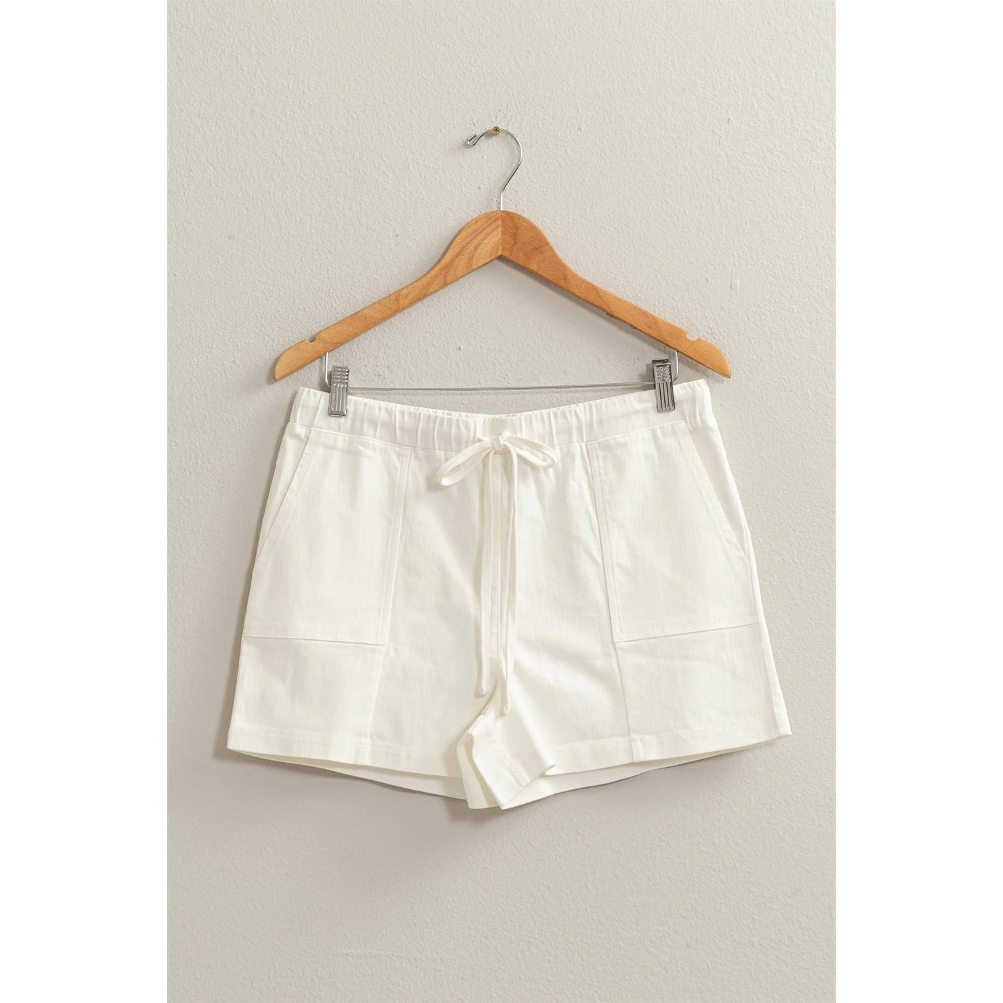 PATCH POCKET DRAWSTRING SHORTS: M / WHITE