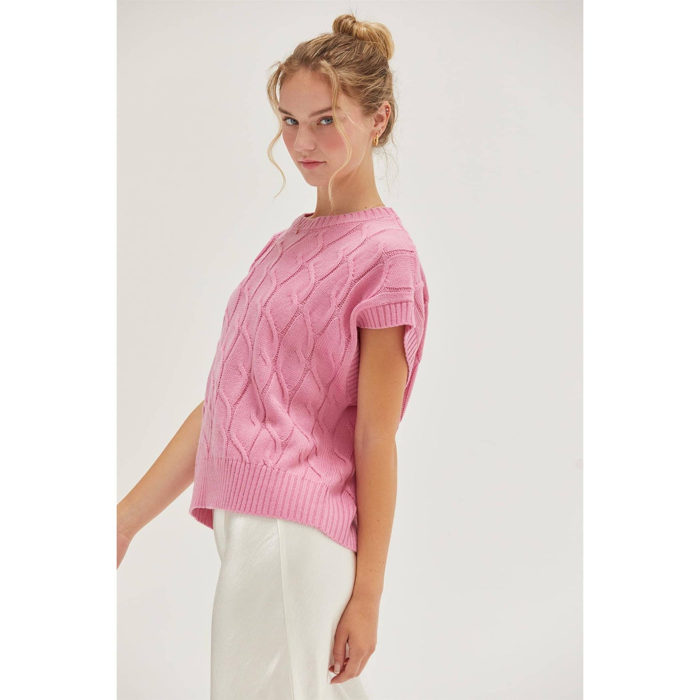 DZ24E945-OVERSIZED CABLE KNIT SWEATER VEST: CHESTNUT / S