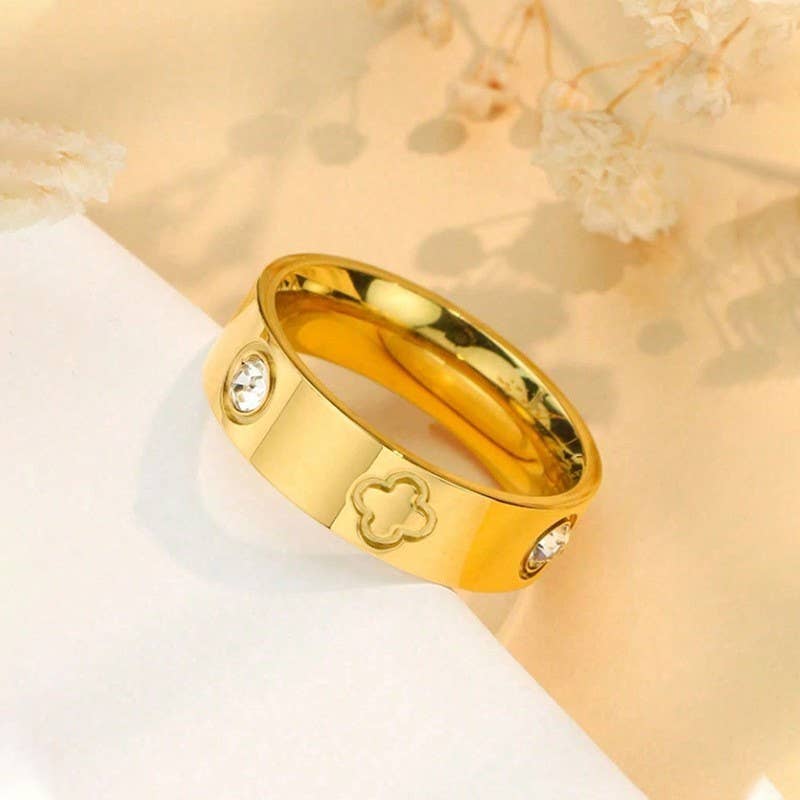 Clover Ring