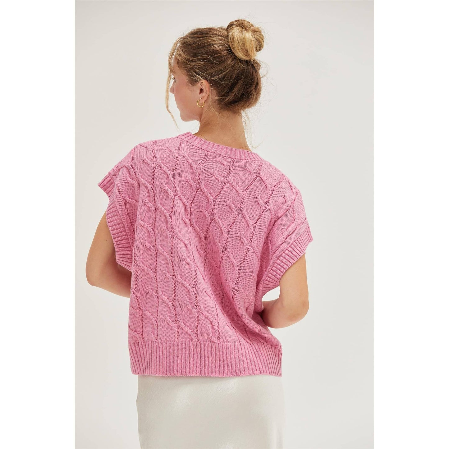 OVERSIZED CABLE KNIT SWEATER VEST: CREAM / S