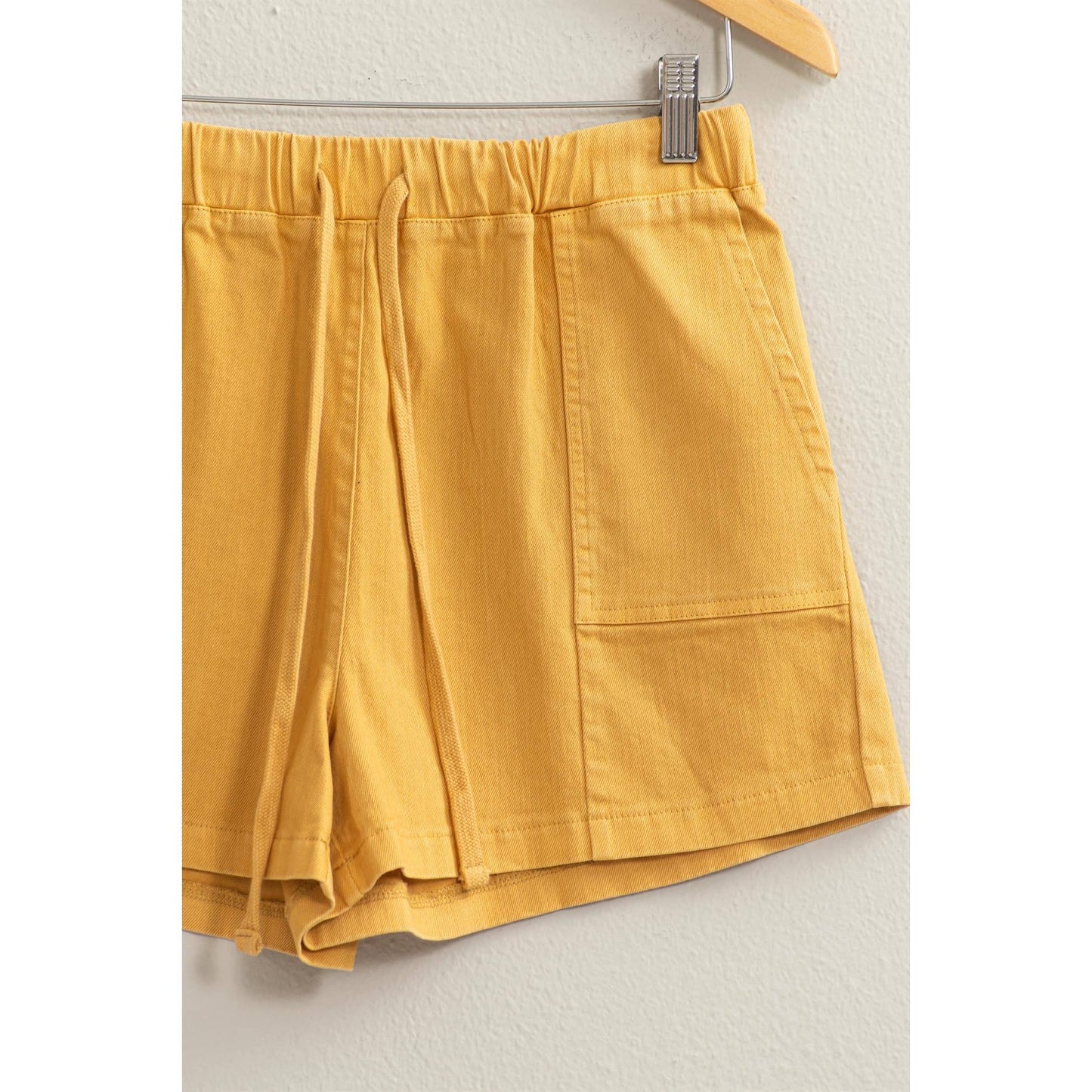 PATCH POCKET DRAWSTRING SHORTS: M / WHITE