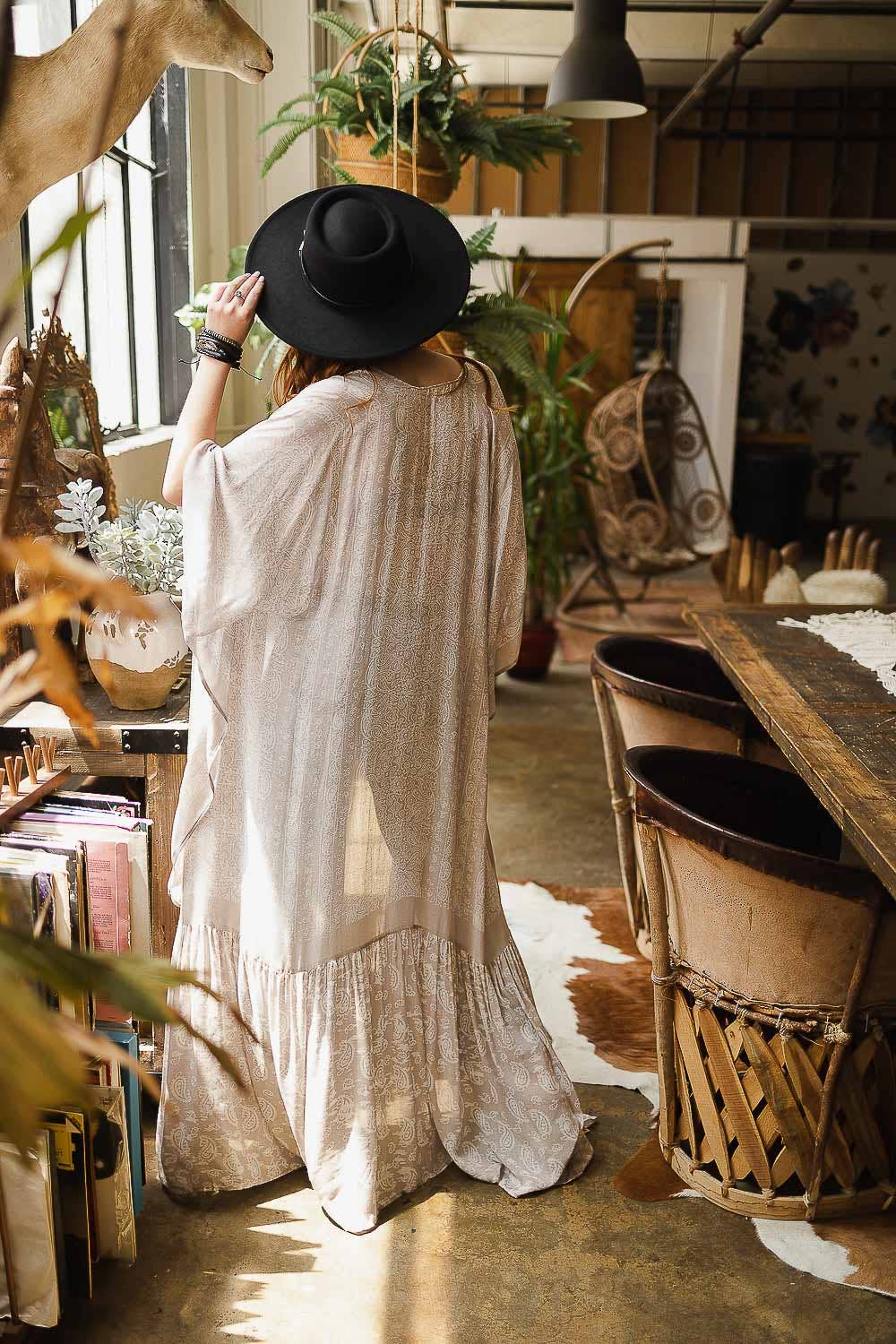 Paisley Perfection Free Flow Kimono 🦋 - Boho: Black